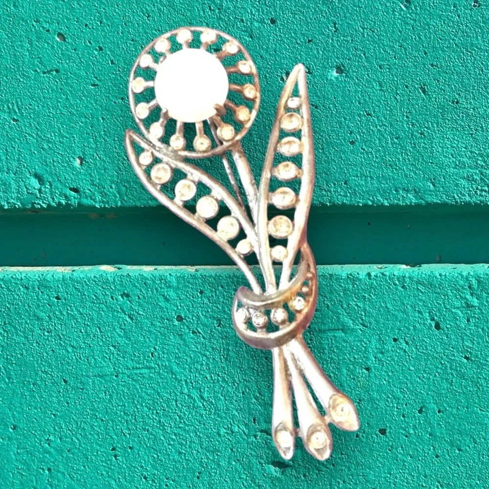 1950’s Large Silver Flower Brooch w/ White‎ Moonglow Thermoset & Rhinestones MCM